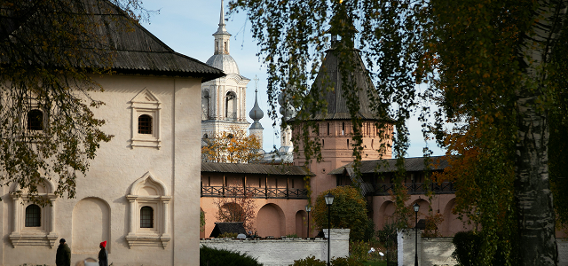 <span style="font-size: 2.8rem; line-height: 3.2rem; font-weight: 500; margin-bottom: 2.4rem;">Золотое кольцо</span>